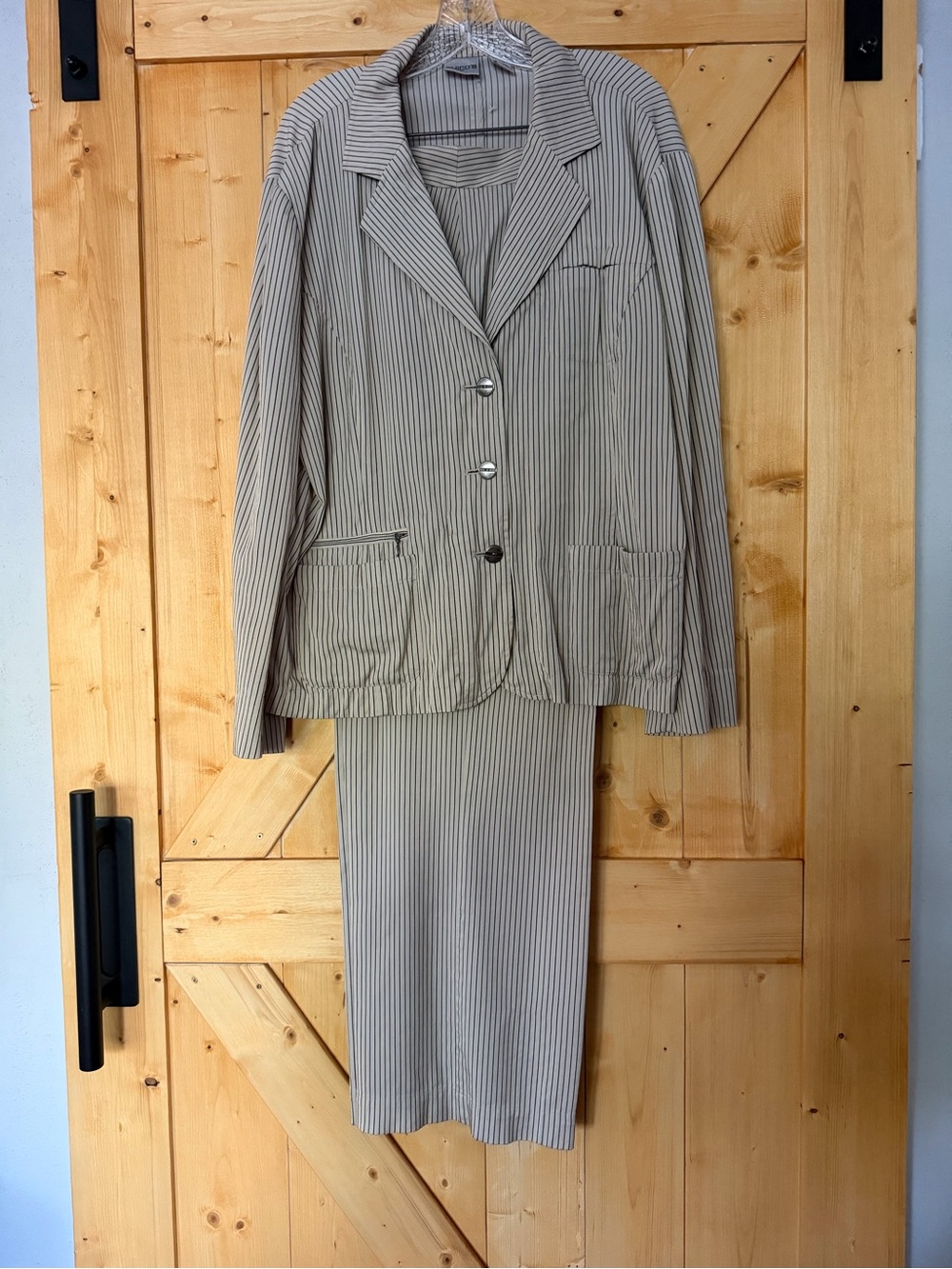 Chico's Vintage Beige Black Pinstripe 2-Piece Suit Set Wide Leg Size 2 (US 12)